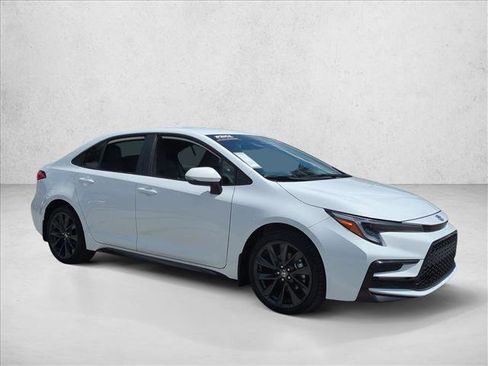 Certified 2026 Toyota Corolla SE FWD image 3