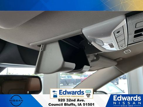 Used 2022 Nissan Pathfinder Platinum w/ Cargo Package AWD/4WD image 36