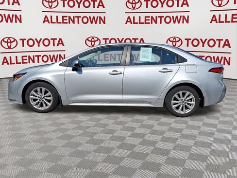 Used 2023 Toyota Corolla LE w/ LE Convenience Package FWD image 4