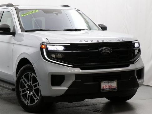 New 2025 Ford Expedition Max Active image 2