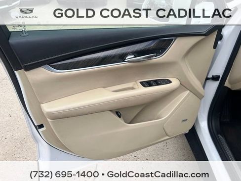 Used 2017 Cadillac XT5 FWD w/ LPO, Wheel Lock Package image 13