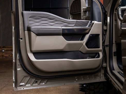 Used 2026 Ford F450 Platinum w/ Platinum Plus Package image 36