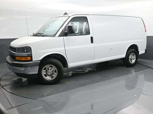 Used 2020 Chevrolet Express 2500 w/ Driver Convenience Package RWD image 21