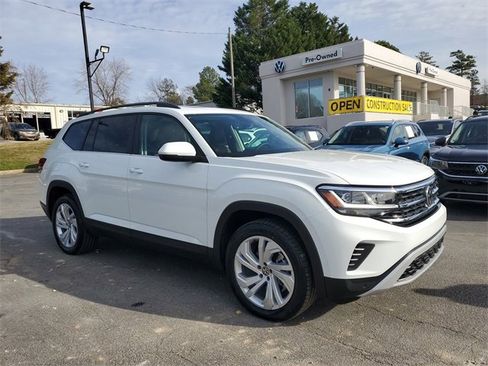 Certified 2023 Volkswagen Atlas SE w/ Panoramic Sunroof Package image 3