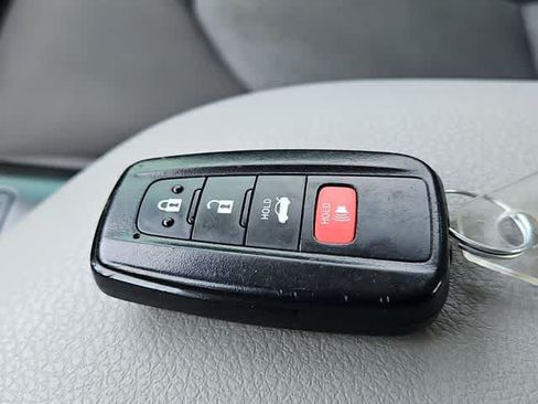Used 2019 Toyota Camry LE FWD image 28