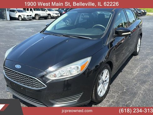 Used 2017 Ford Focus SE FWD image 1
