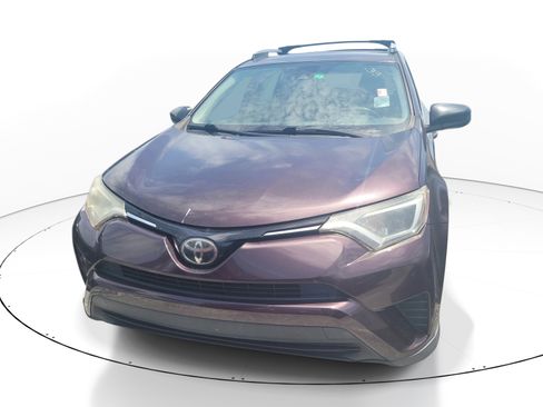 Used 2017 Toyota RAV4 LE FWD image 2