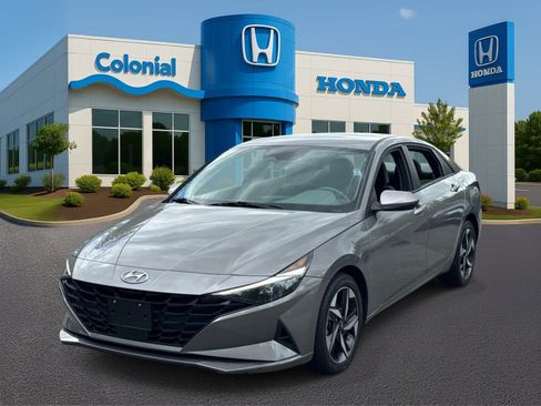 Used 2023 Hyundai Elantra SEL w/ Convenience Package FWD image 1