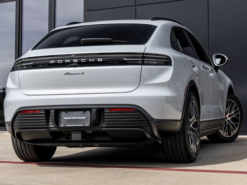 Certified 2026 Porsche Macan 4 Electric AWD/4WD image 11