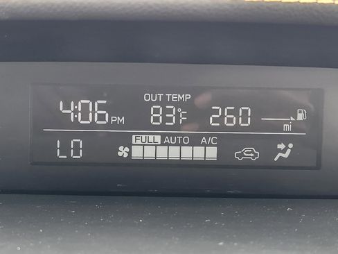 Used 2022 Subaru Crosstrek 2.5i Sport w/ Moonroof Package image 17