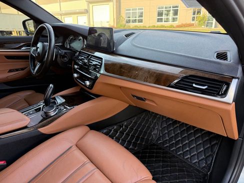 Used 2018 BMW M550i xDrive w/ Driving Assistance Package image 23