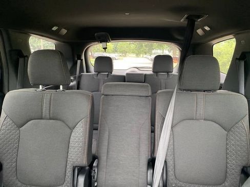 Used 2023 Honda Pilot Sport image 4