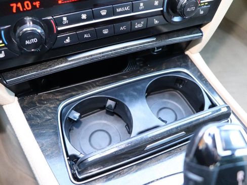 Used 2013 BMW 750Li image 25