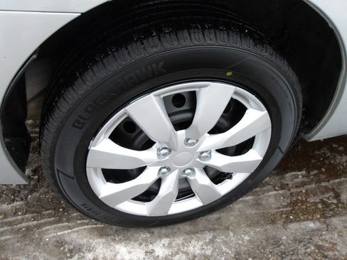 Used 2018 Toyota Corolla LE image 28