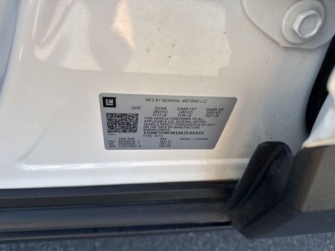 Used 2021 Chevrolet Traverse LT image 38