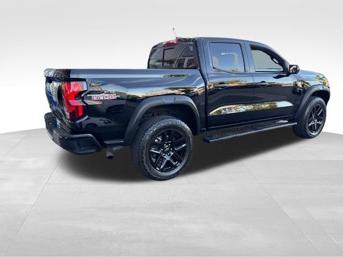 Used 2024 Chevrolet Colorado Trail Boss w/ Technology Package AWD/4WD image 5