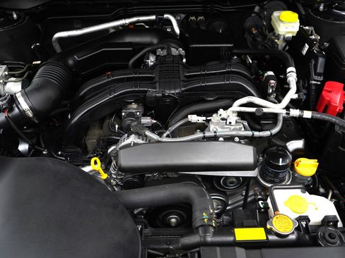 Used 2025 Subaru Outback Premium image 30