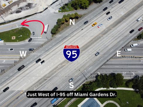 Certified 2024 Cadillac XT4 Sport image 34