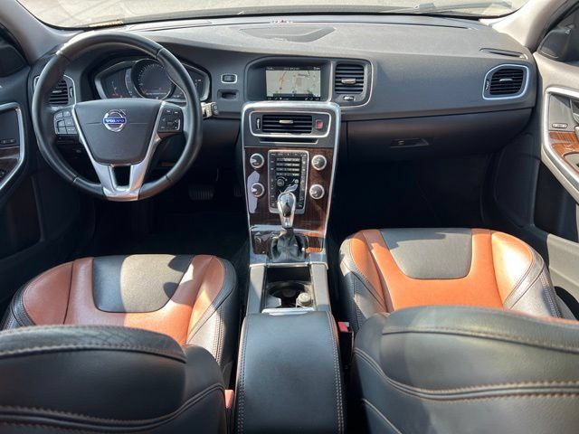 Used 2016 Volvo V60 T5 Cross Country Platinum AWD/4WD image 12