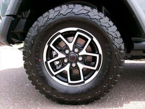 Used 2026 Jeep Wrangler Rubicon AWD/4WD image 16