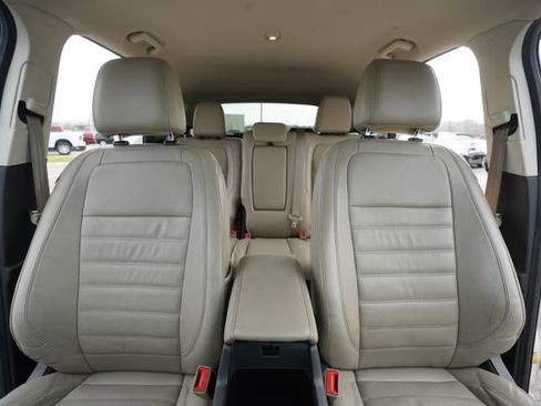 Used 2017 Ford Escape Titanium image 33