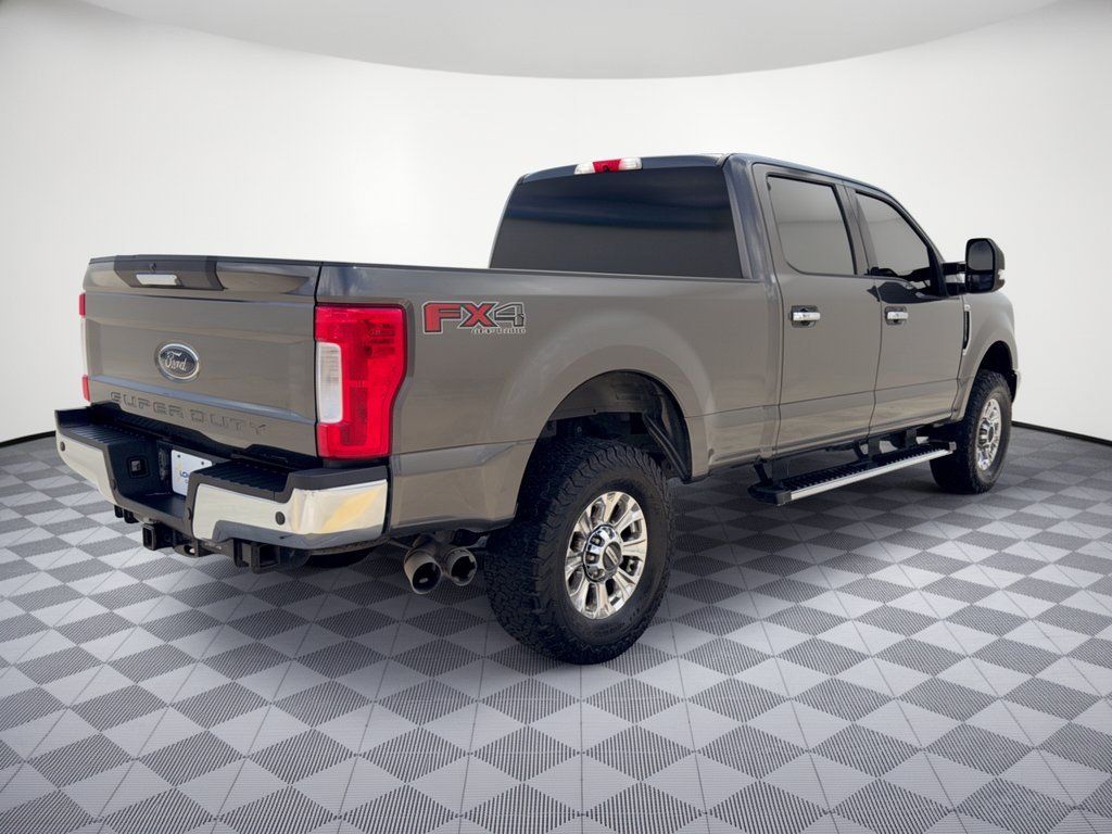 Used 2019 Ford F250 XLT w/ XLT Premium Package AWD/4WD image 9