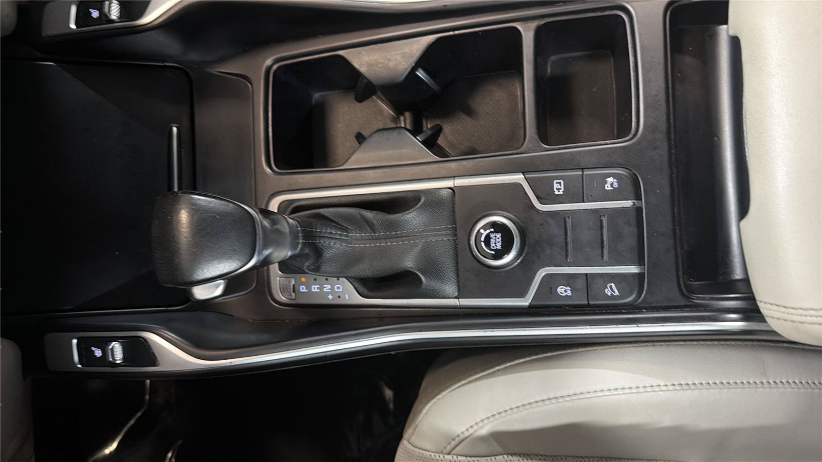 Used 2022 Kia Sorento S FWD image 19