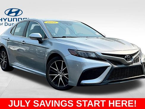 Used 2022 Toyota Camry SE FWD image 2