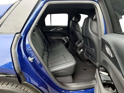 Used 2024 Cadillac Lyriq Luxury image 18