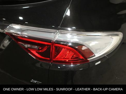 Used 2023 Buick Enclave Essence w/ Experience Buick Package AWD/4WD image 32