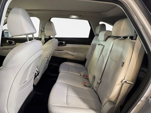 Certified 2024 Kia Sorento S w/ Panoramic Sunroof Package AWD/4WD image 24