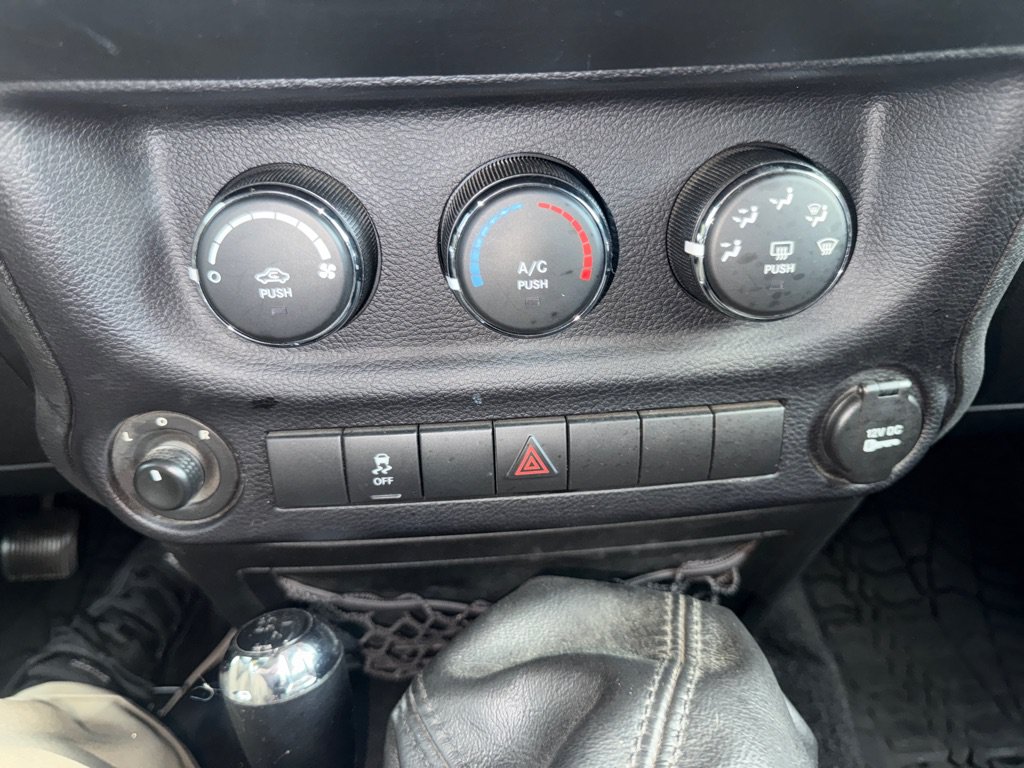 Used 2016 Jeep Wrangler Unlimited Sport w/ Quick Order Package 23S AWD/4WD image 18