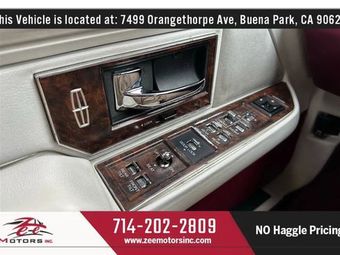 Used 1992 Lincoln Town Car Signature image 34