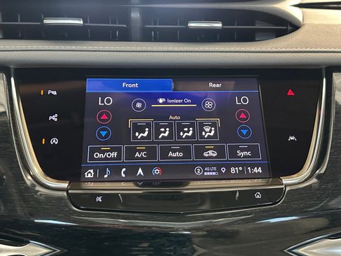 Used 2023 Cadillac XT6 Premium Luxury w/ Technology Package AWD/4WD image 18