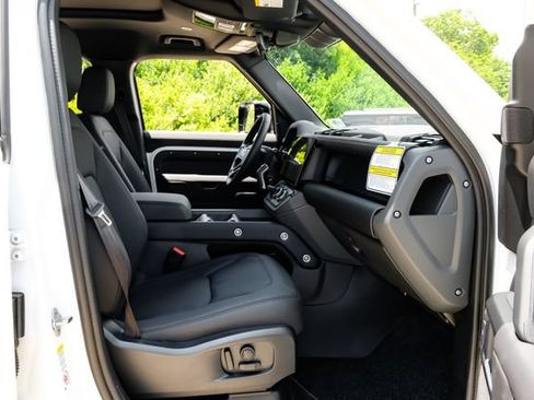 New 2026 Land Rover Defender 110 X-Dynamic SE AWD/4WD image 40