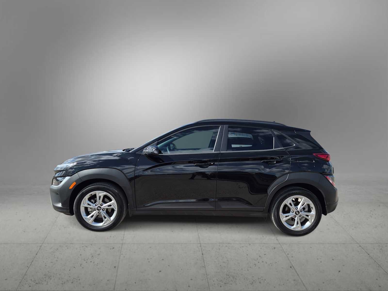 Certified 2022 Hyundai Kona SEL FWD image 5
