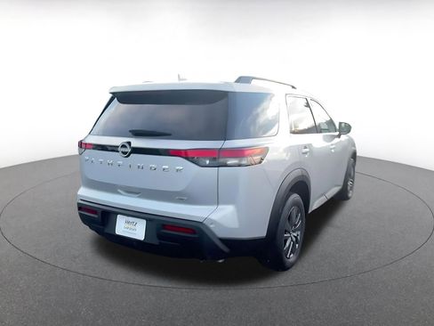 Used 2025 Nissan Pathfinder SV image 14