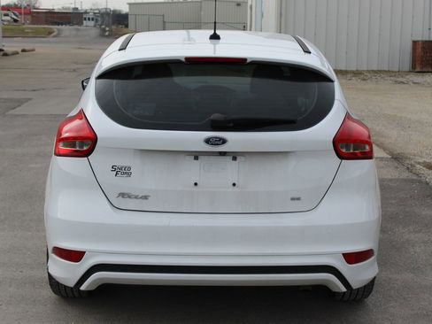 Used 2016 Ford Focus SE w/ SE Sport Package image 5
