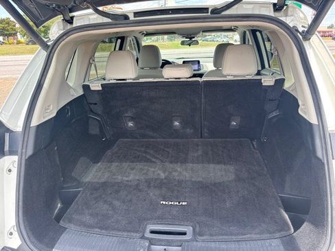 Used 2021 Nissan Rogue SV w/ Premium Package FWD image 15