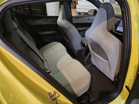 Used 2025 Volvo EX30 Ultra image 10