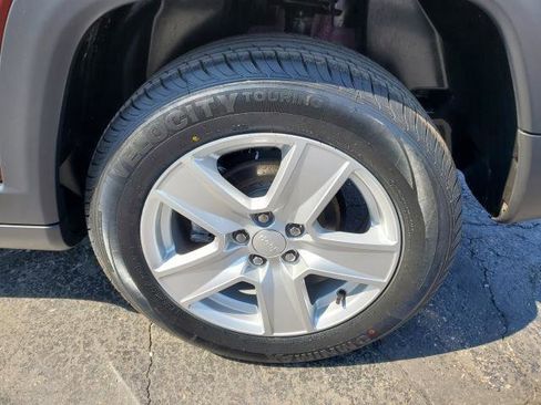 Used 2022 Jeep Compass Latitude w/ Convenience Group image 29