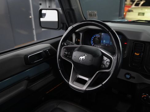 Used 2023 Ford Bronco Badlands image 26