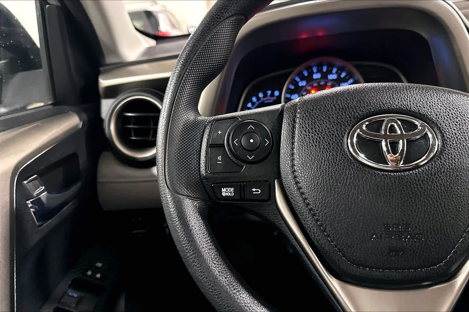 Used 2015 Toyota RAV4 XLE AWD/4WD image 24
