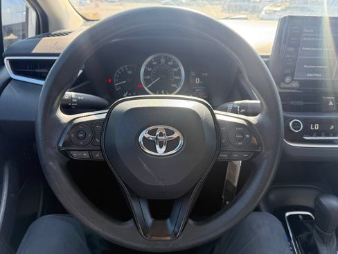 Used 2022 Toyota Corolla LE FWD image 18