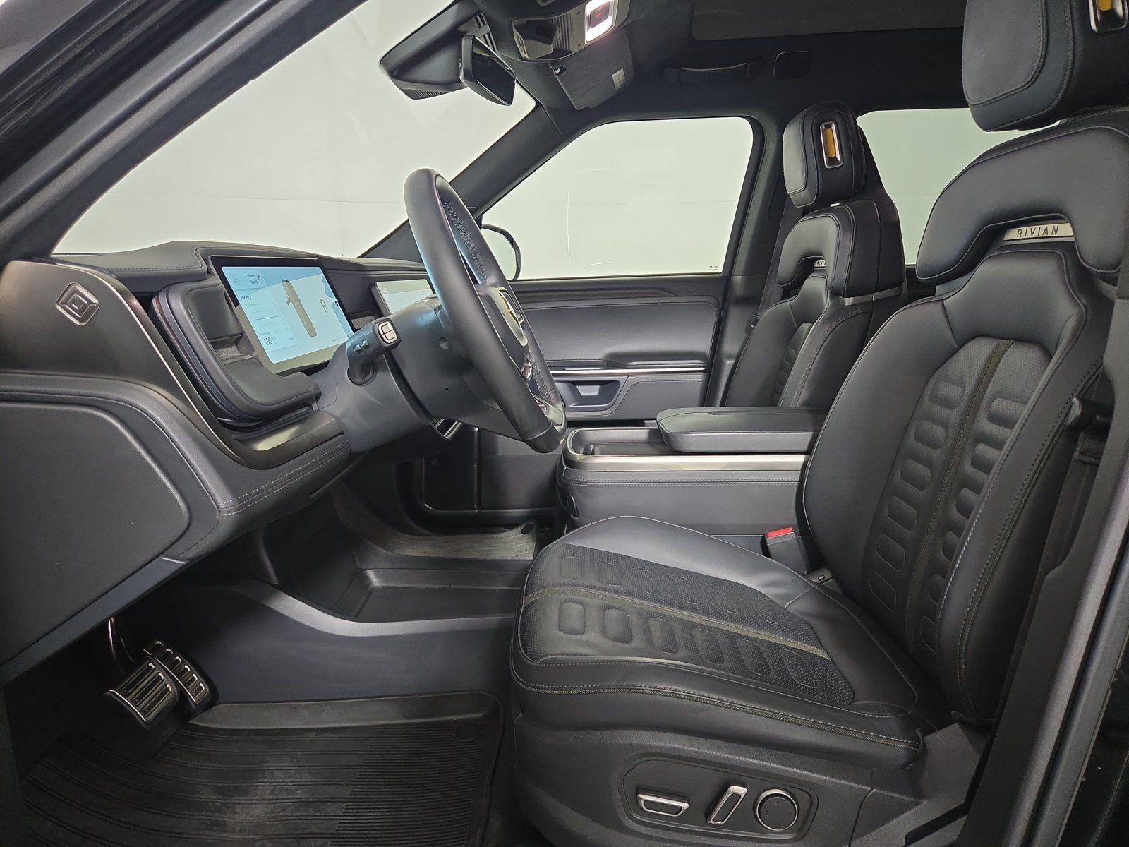 Used 2023 Rivian R1S Adventure Quad AWD/4WD image 20