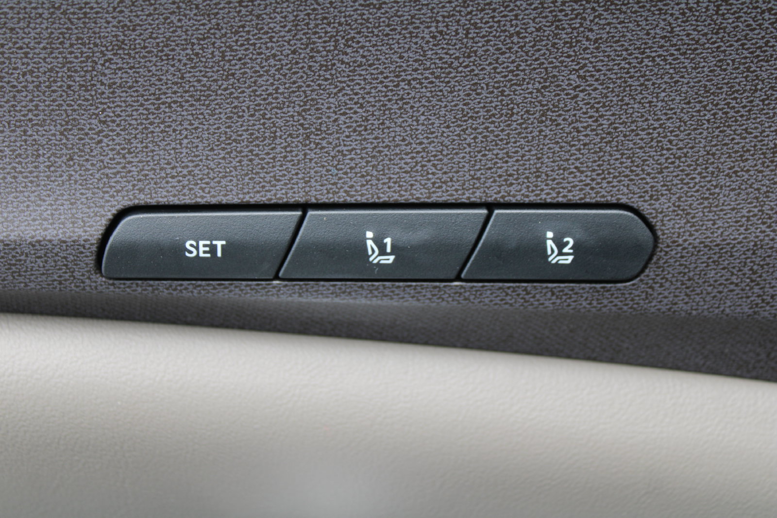 New 2026 Kia Carnival EX FWD image 26