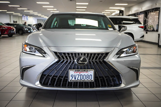 Certified 2025 Lexus ES 300h w/ Premium Package FWD image 4