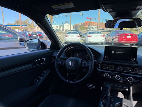Used 2025 Honda Civic Sport image 32