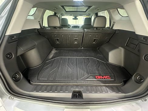 Used 2023 GMC Terrain SLT w/ Infotainment Package II AWD/4WD image 12