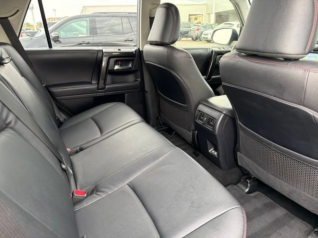 Used 2022 Toyota 4Runner TRD Off-Road Premium AWD/4WD image 27